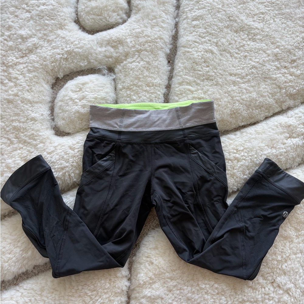 Lululemon capris size 4